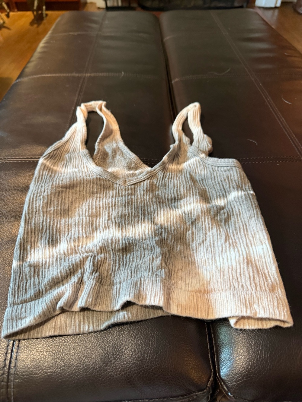 Urban Outfitters Ribbed V‑Neck Tank Top in Light Gray
